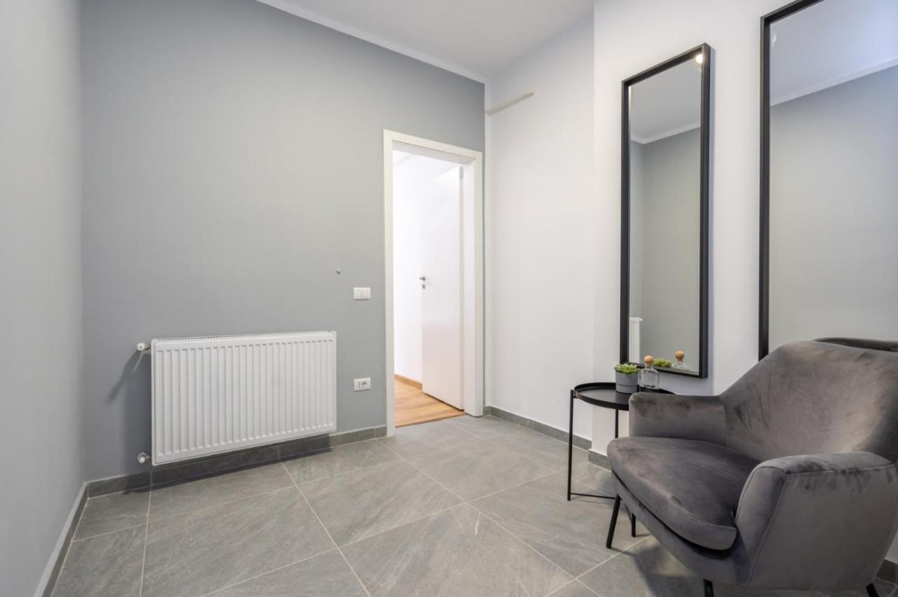 Relax Apartament In Piata Universitatii Бухарест Екстер'єр фото